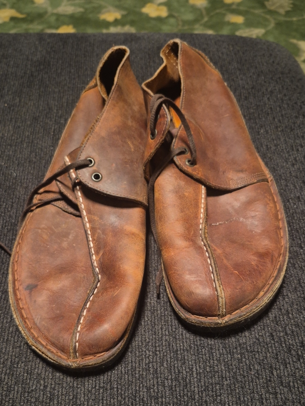 Clarks Men's Brown Leather Chukka Boots